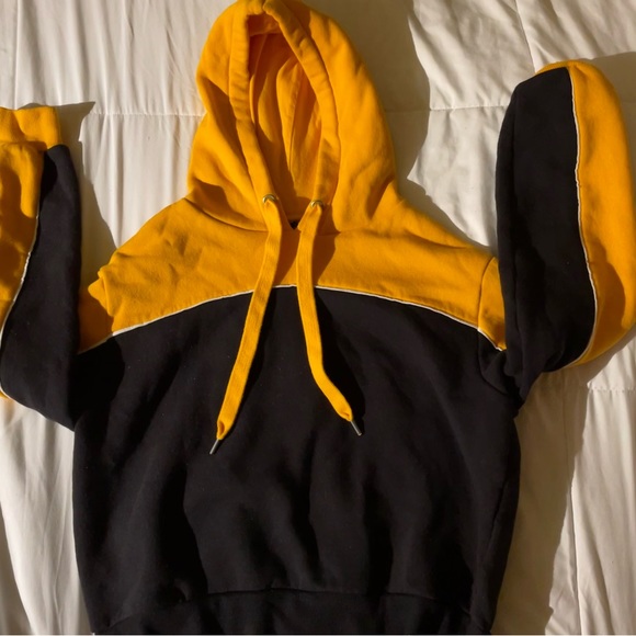 Cropped Two-Toned Hoodie - Picture 2 of 3